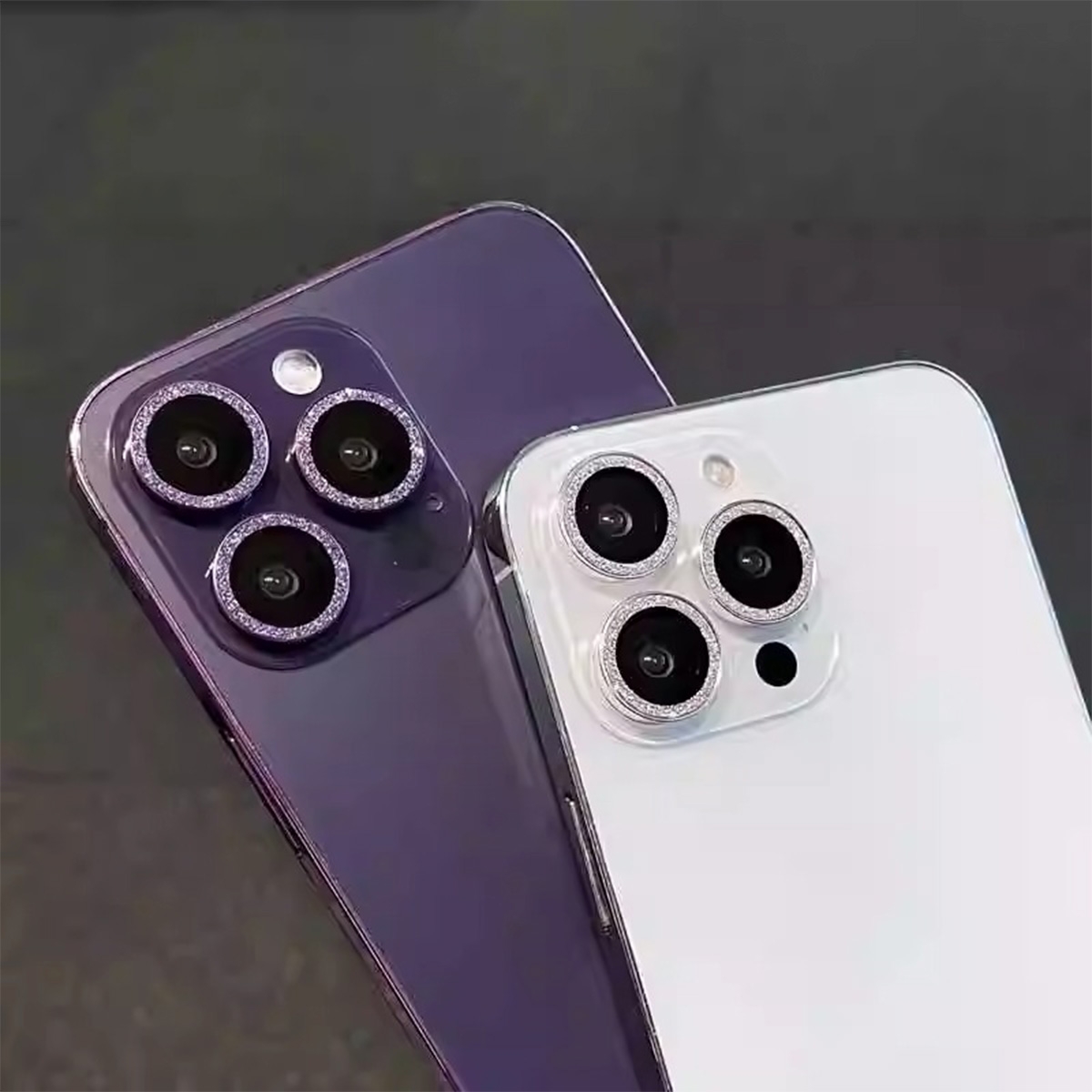 High Definition Visual Experience: Made of ultra-thin tempered glass, providing a high-definition visual experience and ensuring clear photos.
Explosion-proof and Dust-proof: Features explosion-proof properties to prevent lens breakage and dust-proof design to keep the lens clean.
Fingerprint-resistant: Special coating reduces fingerprint residue, keeping the lens clear.
Easy Installation: Comes with installation tools, including wet and dry wipes and a dust-absorber, ensuring easy application.
Multi-layer Protection: Includes sapphire coating, soft fiber layer, fall protection layer, heightened hydraulic layer, and high permeability glass layer for comprehensive protection.
Retail Packaging: Suitable for retail sales, packaging includes all necessary installation items., Glitter Camera Lens Tempered Glass Protector for iPhone 16/ 16 Plus - Black