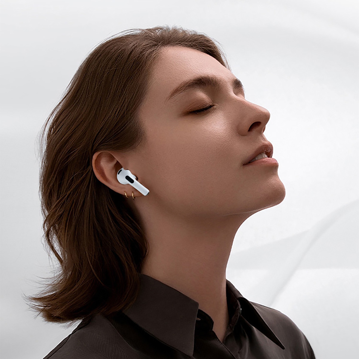 Active Noise Cancellation (ANC) and Environmental Noise Cancellation (ENC) technology for effective noise reduction.
Multifunctional touch screen for a convenient user experience.
Bluetooth 5.3 chip for stable and fast wireless connectivity.
In-ear design for a secure fit and enhanced sound isolation.
High-quality audio for clear calls and an enriched music experience.
Touch control for easy management of music playback, phone calls, and voice assistant activation.
Water-resistant design, suitable for sports and outdoor activities.
Long-lasting battery life for all-day usage., ANC+ENC Multifunctional Touch Screen in Ear 5.3 Bluetooth Earphones - White