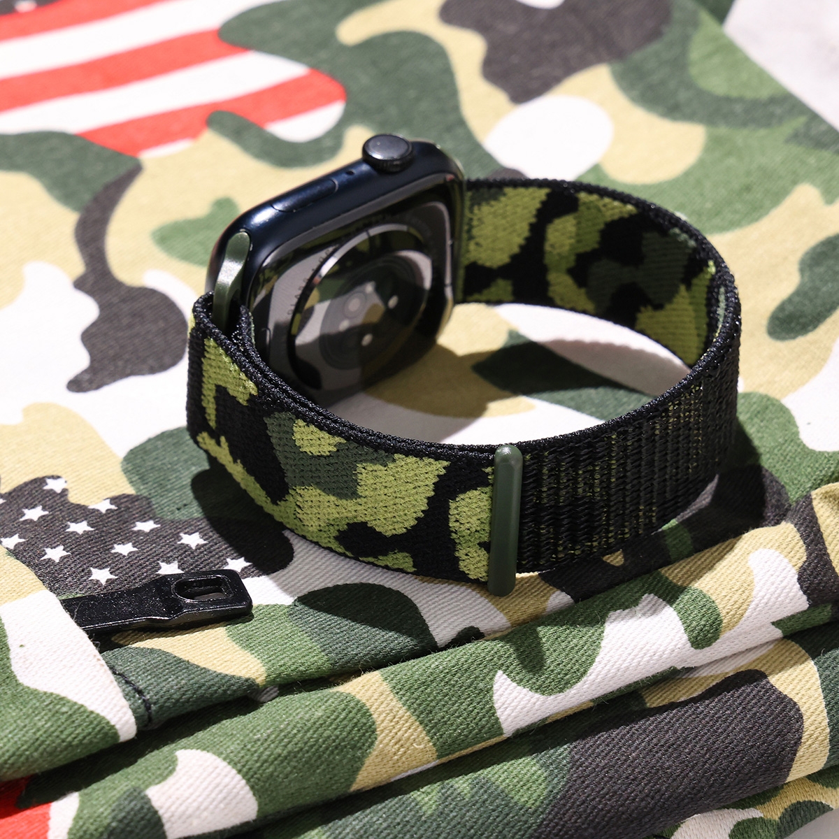 Unique Camouflage Style: Stylish camouflage pattern to showcase your personality and style.
Comfortable and Durable Material: Made from high-quality nylon for comfort and durability.
Perfect Compatibility: Designed specifically for Apple iWatch 42/44/45/49mm for a perfect fit.
Easy Replacement: Simple buckle design for quick and easy band changes.
Versatile for Any Occasion: Perfect for sports, casual, or business settings., Watch Band for Apple iWatch 42/44/45/49mm - DarkGreen